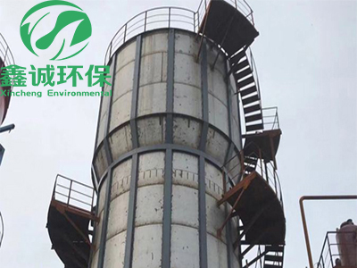 <font color='#333333'>广州鑫诚环保科技有限公司合作的大型化工公司分离塔安装现场</font>