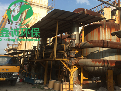 <font color='#333333'>大型气体站空分设备分子筛、活性氧化铝跟换现场</font>